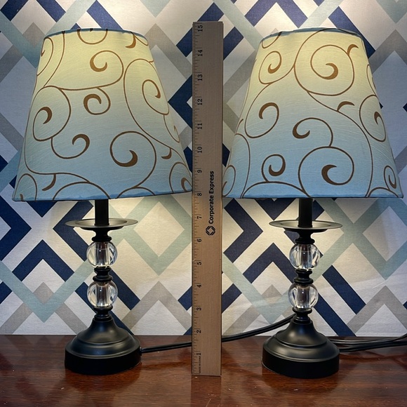Swirl Pattern Table Lamp Set - Picture 4 of 8